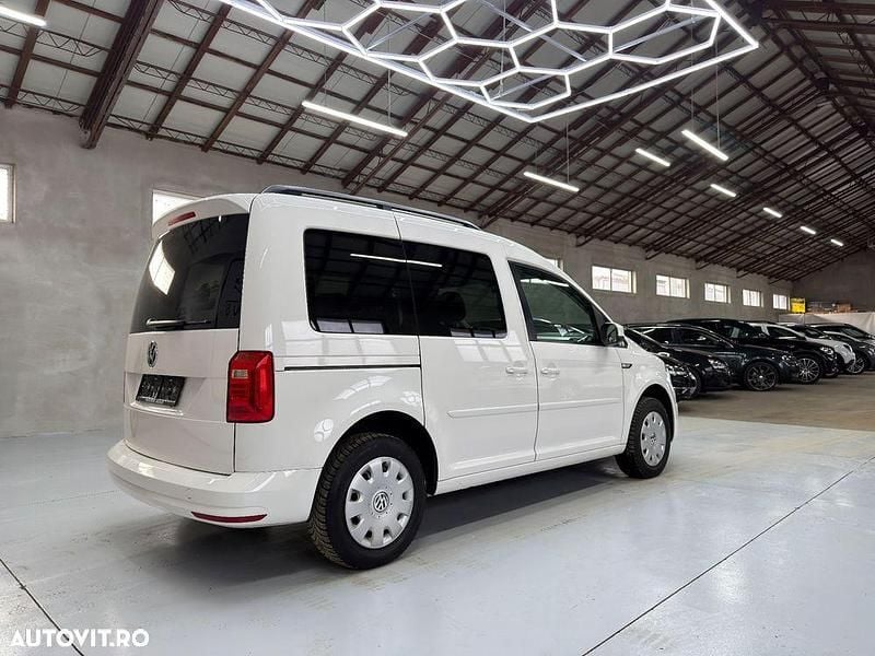 Second-hand VW Caddy Family 102 CP (75 kW) 2017 Culoarealb Monovolum
