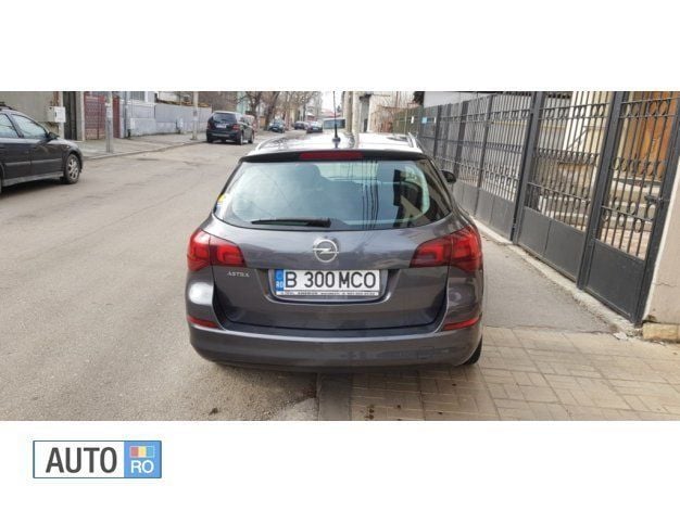Second-hand Opel Astra 115 CP (84 kW) 2011 Gri  metalizat Break