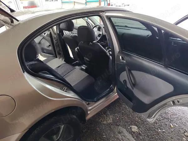 Second-hand Skoda Octavia Tour 101 CP (74 kW) 2008 Berlinǎ