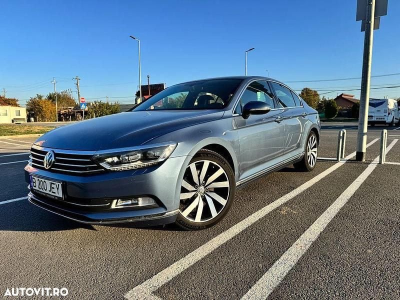 Culoarealbastru Utilizat 2016 VW Passat Highline Berlinǎ | 15.400 EUR (Preț bun) - Imagine 1/4