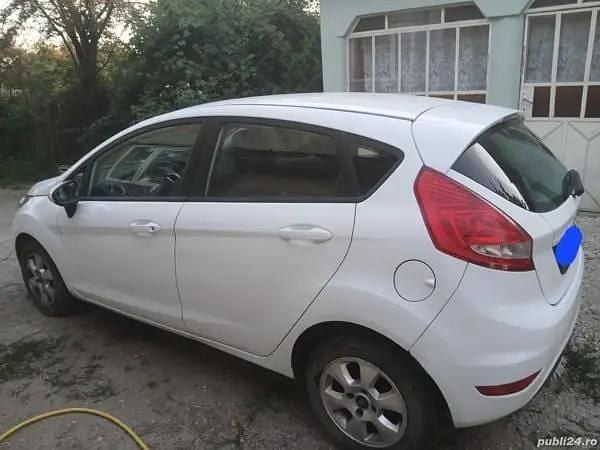 Utilizat 2012 Ford Fiesta Hatchback | 4.200 EUR (Puțin scump) - Imagine 1/4