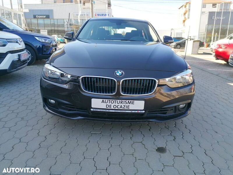 Maro Utilizat 2016 BMW 330e Advantage Berlinǎ | 14.399 EUR - Imagine 1/4
