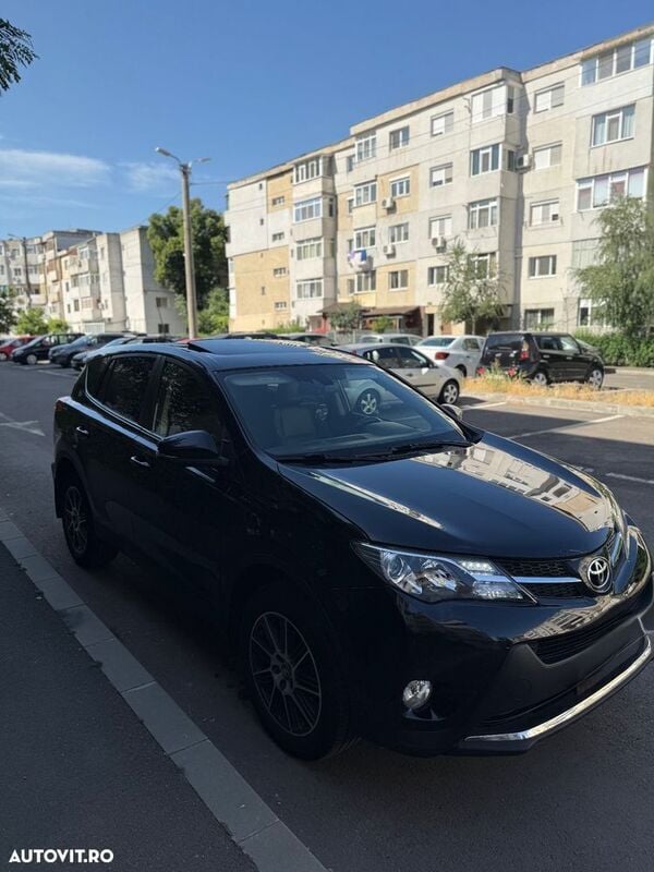 Negru Utilizat 2013 Toyota RAV4 Luxury SUV | 12.500 EUR (Puțin scump) - Imagine 1/4