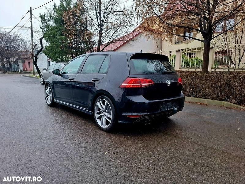 Second-hand VW Golf VII Highline 150 CP (110 kW) 2017 Culoarenegru Hatchback