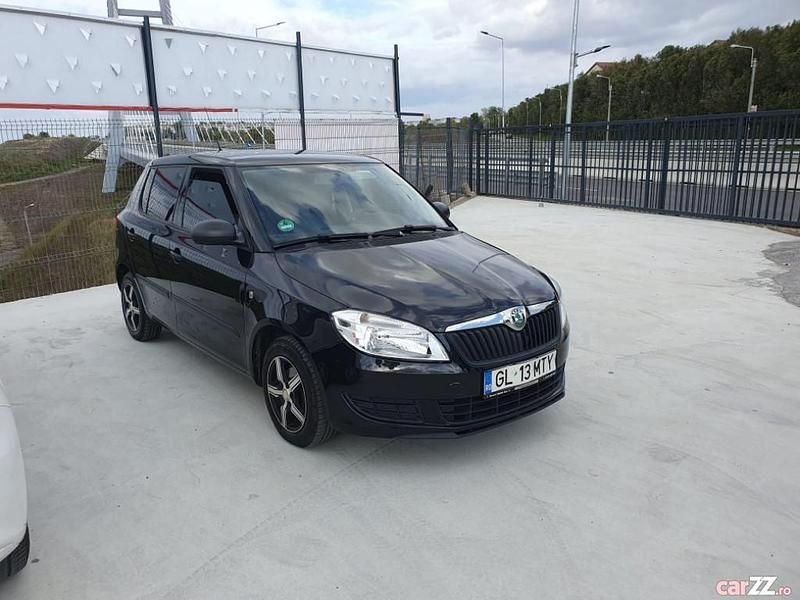 Utilizat 2011 Skoda Fabia Hatchback | 3.600 EUR - Imagine 1/4