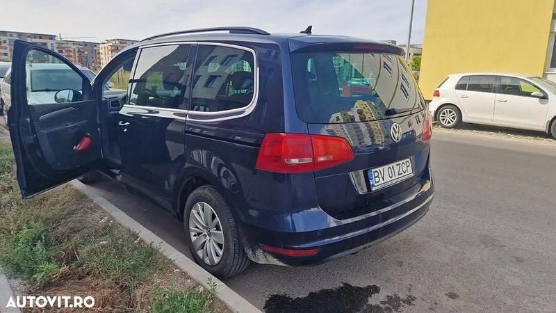 Second-hand VW Sharan Highline 177 CP (130 kW) 2015 Culoarealbastru Monovolum