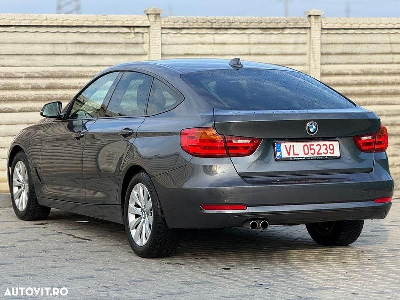 Second-hand BMW 325 Sport Line 218 CP (160 kW) 2014 Culoaregri Berlinǎ