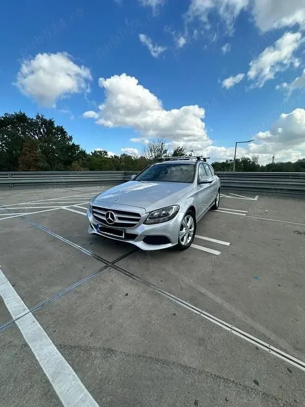 Argintiu Second-hand 2014 Mercedes C220 Executive Berlinǎ | 9.000 EUR (Preț bun) - Imagine 1/4