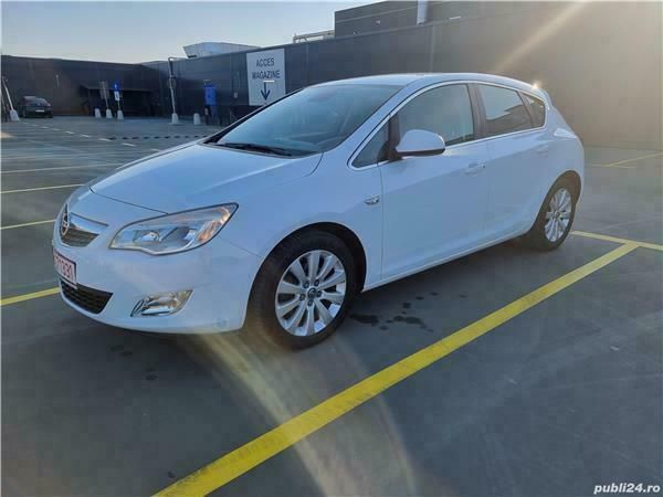 Second-hand Opel Astra Cosmo 110 CP (80 kW) 2011 Alb Hatchback