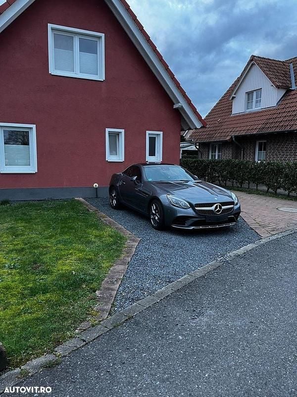 Culoaregri Utilizat 2017 Mercedes SLC180 Cabrio | 26.890 EUR - Imagine 1/4