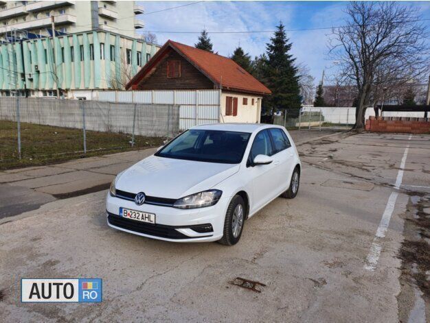 Alb Utilizat 2017 VW Golf VII Hatchback | 11.300 EUR (Preț OK) - Imagine 1/4