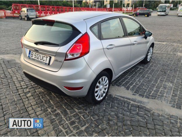 Second-hand Ford Fiesta 75 CP (55 kW) 2014 Argintiu Hatchback