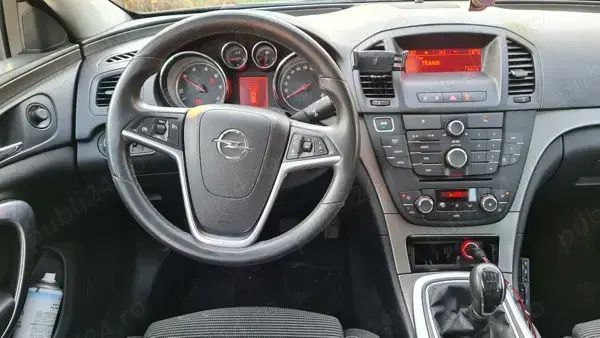 Negru Utilizat 2013 Opel Insignia Hatchback | 5.000 EUR (Super Preț) - Imagine 1/4