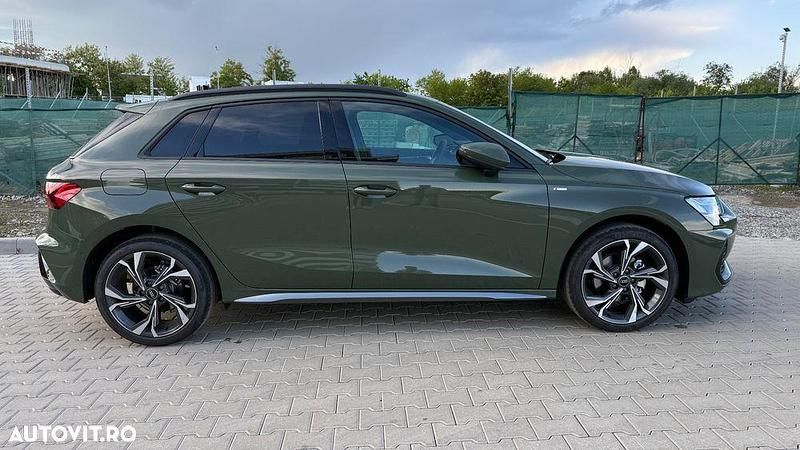 Second-hand Audi A3 S-Line 116 CP (85 kW) 2025 Verde Hatchback
