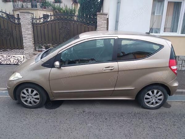 Utilizat 2006 Mercedes 190 Berlinǎ | 1.900 EUR - Imagine 1/1