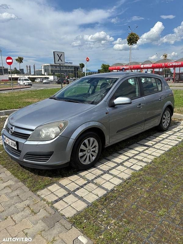 Gri Utilizat 2005 Opel Astra Classic Hatchback | 1.700 EUR (Preț OK) - Imagine 1/4