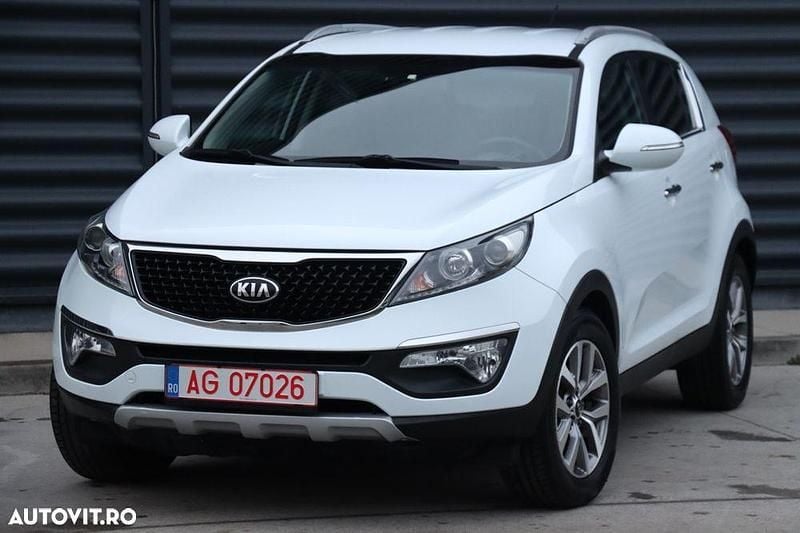 Second-hand Kia Sportage Premium 135 CP (99 kW) 2015 Culoarealb SUV