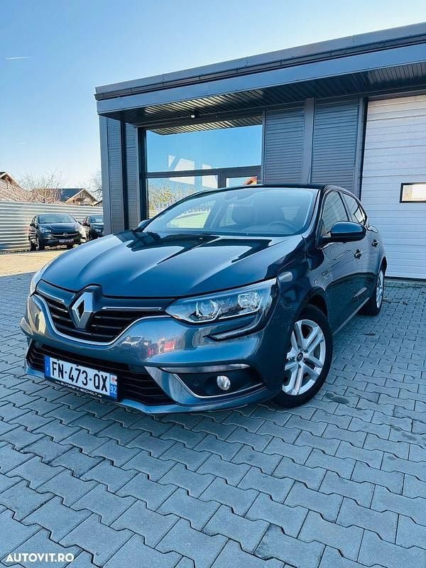 Culoaregri Second-hand 2020 Renault Mégane IV Zen Hatchback | 9.499 EUR (Preț OK) - Imagine 1/4