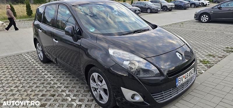 Culoarenegru Utilizat 2009 Renault Grand Scénic III Avantage Monovolum | 3.700 EUR (Preț OK) - Imagine 1/4