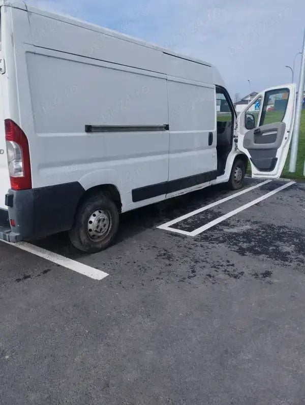 Alb Utilizat 2011 Fiat Ducato Van | 4.400 EUR (Super Preț) - Imagine 1/4