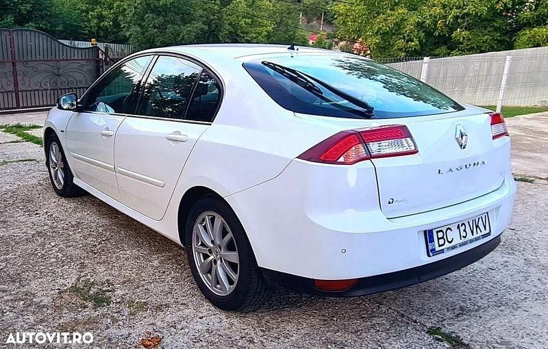 Culoarealb Utilizat 2011 Renault Laguna III Bose Edition Berlinǎ | 4.450 EUR (Preț OK) - Imagine 1/4