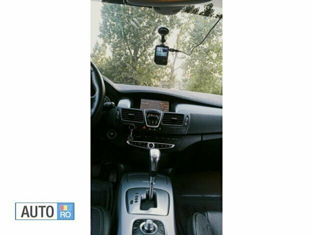 Second-hand Renault Laguna Coupé 170 CP (125 kW) 2010 Albastru Coupe