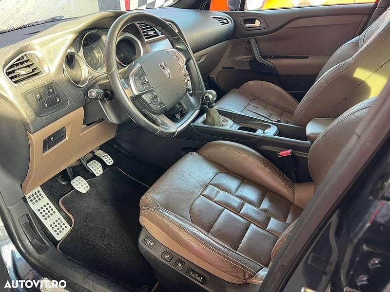 Culoarenegru Utilizat 2013 Citroën DS4 Sport Chic Hatchback | 4.990 EUR - Imagine 1/4