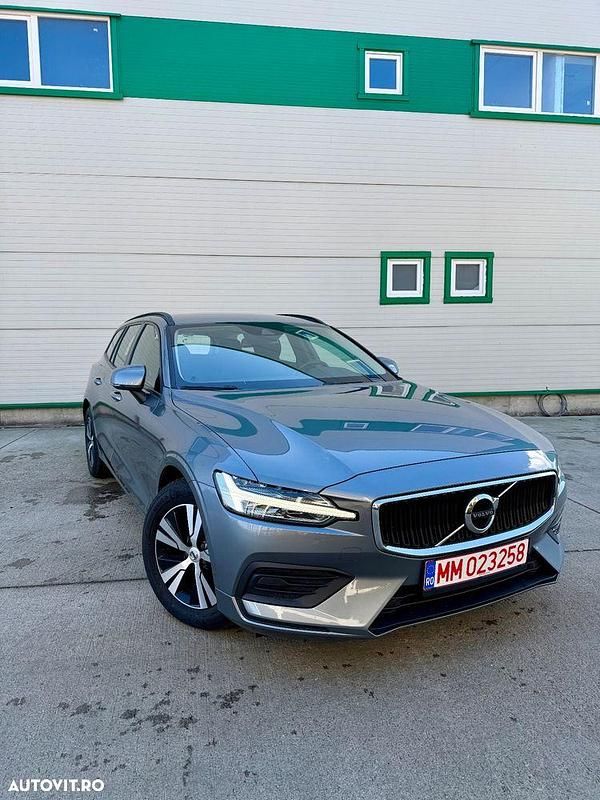 Culoaregri Utilizat 2020 Volvo V60 Momentum Break | 16.999 EUR (Scump) - Imagine 1/4