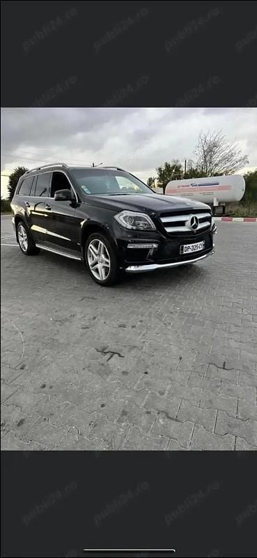 Negru Second-hand 2015 Mercedes GL350 AMG SUV | 25.000 EUR - Imagine 1/4