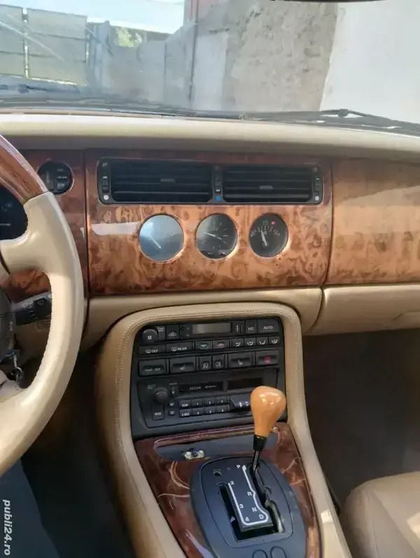 Second-hand Jaguar XK8 276 CP (202 kW) 1997