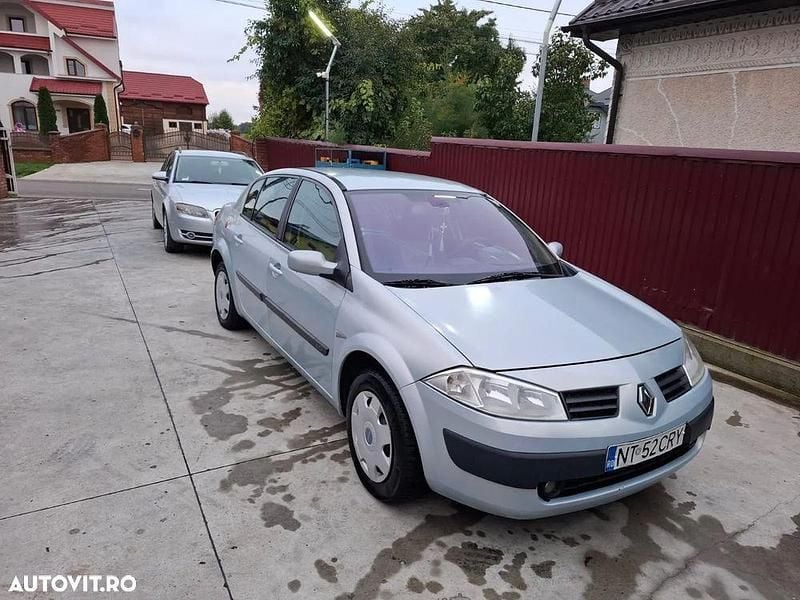 Culoaregri Utilizat 2004 Renault Mégane II Avantage Berlinǎ | 1.700 EUR (Scump) - Imagine 1/4
