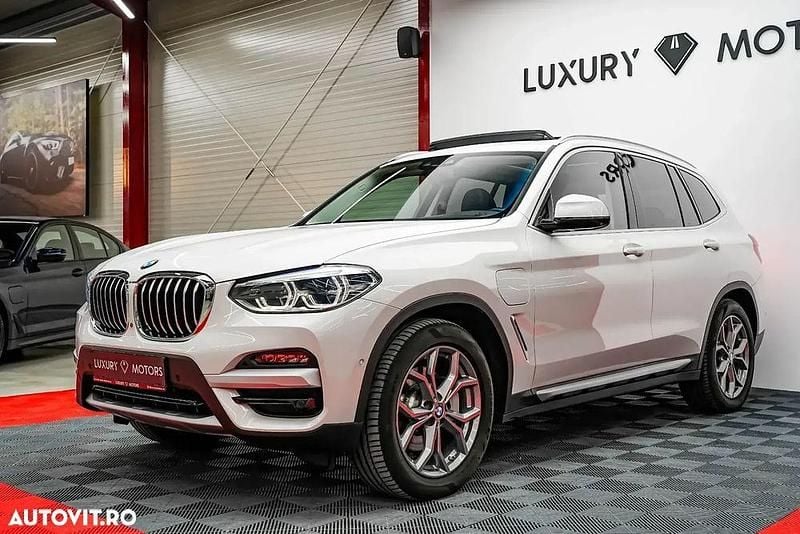 Culoarealb Utilizat 2020 BMW X3 xLine SUV | 33.880 EUR (Preț OK) - Imagine 1/4