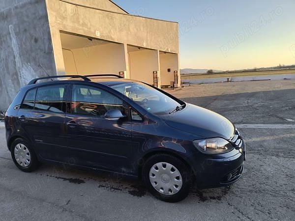 Utilizat 2009 VW Golf Berlinǎ | 4.000 EUR (Preț OK) - Imagine 1/4