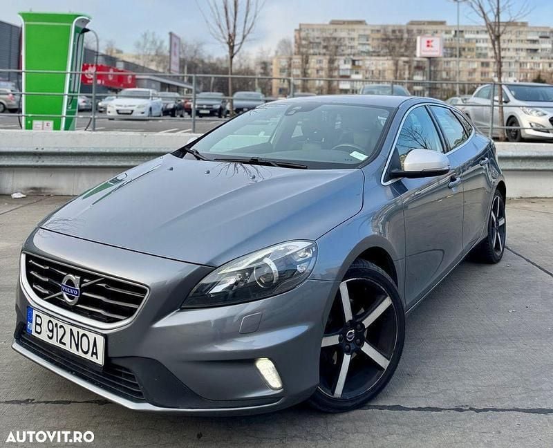 Gri Utilizat 2016 Volvo V40 R-Design Break | 8.490 EUR (Preț OK) - Imagine 1/4