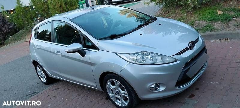 Culoareargint Utilizat 2012 Ford Fiesta Titanium Hatchback | 4.500 EUR (Preț OK) - Imagine 1/4