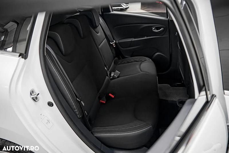 Second-hand Renault Clio GrandTour LIMITED 90 CP (66 kW) 2020 Culoarealb Break