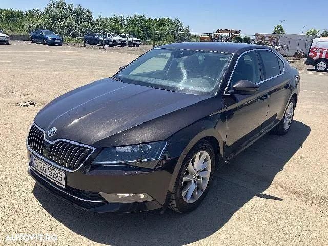 Maro Utilizat 2015 Skoda Superb Ambition Berlinǎ | 13.500 EUR (Preț OK) - Imagine 1/4