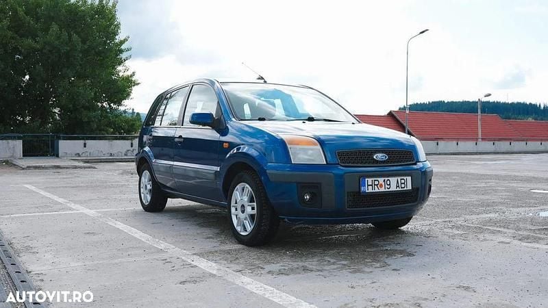 Culoarealbastru Utilizat 2007 Ford Fusion Monovolum | 1.800 EUR (Super Preț) - Imagine 1/4