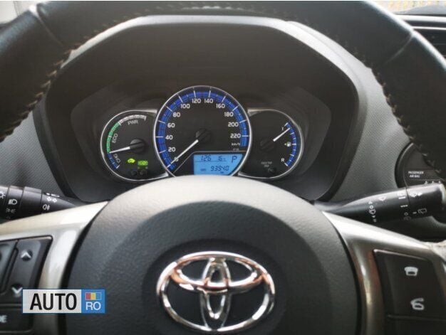 Albastru marin Utilizat 2014 Toyota Yaris Berlinǎ | 11.300 EUR - Imagine 1/4