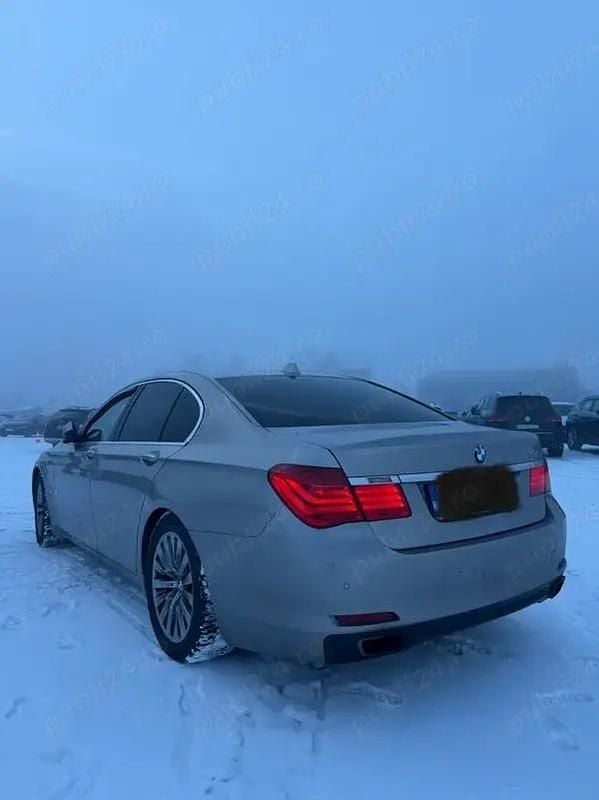Second-hand BMW 740L 306 CP (225 kW) 2010 Berlinǎ