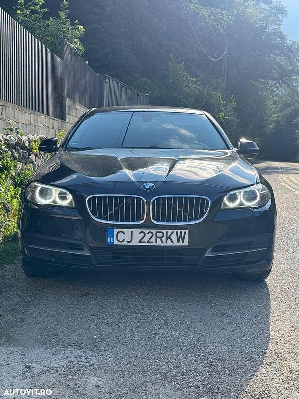 Culoarenegru Utilizat 2013 BMW 525 Berlinǎ | 11.500 EUR (Preț OK) - Imagine 1/4