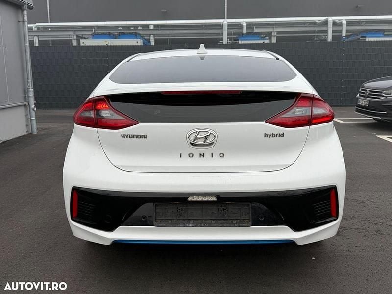 Second-hand Hyundai Ioniq 105 CP (77 kW) 2017 Culoarealb Hatchback