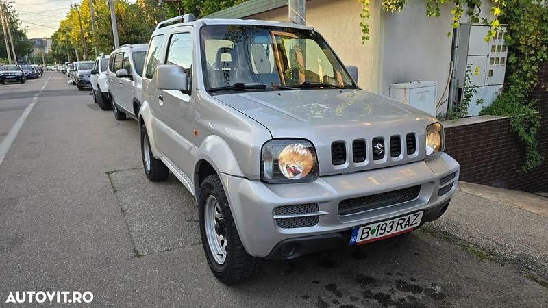Culoareargint Utilizat 2009 Suzuki Jimny SUV | 6.200 EUR (Preț OK) - Imagine 1/4