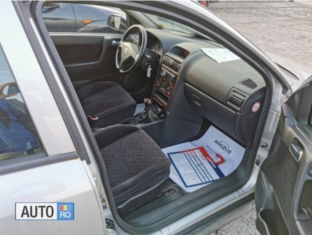 Argintiu Utilizat 2000 Opel Astra Berlinǎ | 1.699 EUR (Scump) - Imagine 1/4