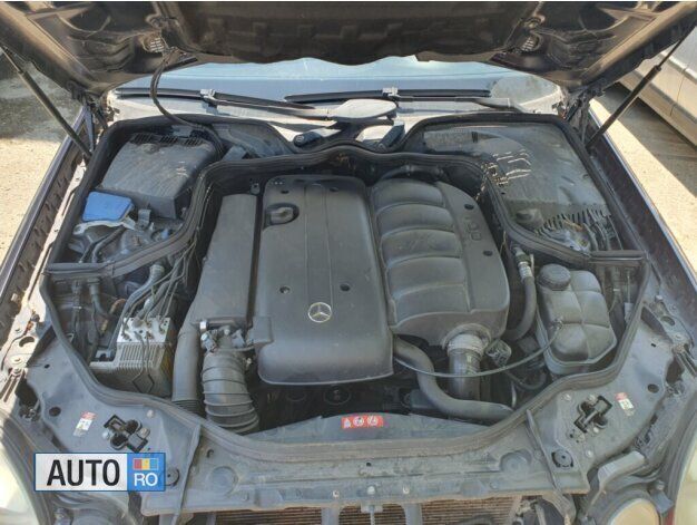 Second-hand Mercedes E220 150 CP (110 kW) 2005 Albastru Break