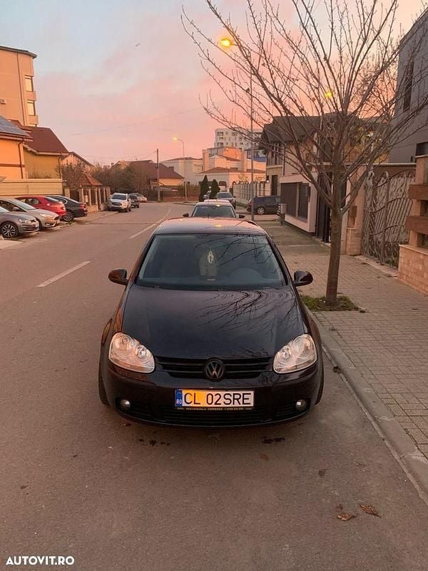 Culoarenegru Utilizat 2005 VW Golf IV | 1.700 EUR (Preț OK) - Imagine 1/4