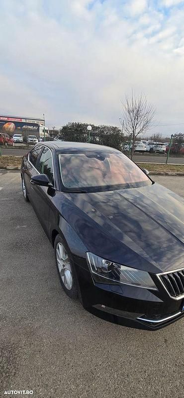 Second-hand Skoda Superb Ambition 150 CP (110 kW) 2017 Culoarenegru Berlinǎ