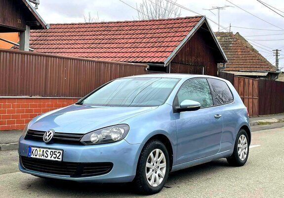 Albastru Utilizat 2010 VW Golf VI Hatchback | 4.400 EUR - Imagine 1/4