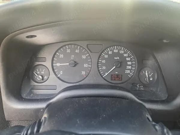 Utilizat 2009 Opel Astra Hatchback | 1.200 EUR (Preț bun) - Imagine 1/4