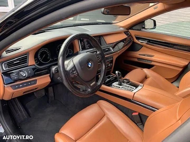 Culoarenegru Utilizat 2014 BMW 740 Comfort Edition Berlinǎ | 20.900 EUR - Imagine 1/4